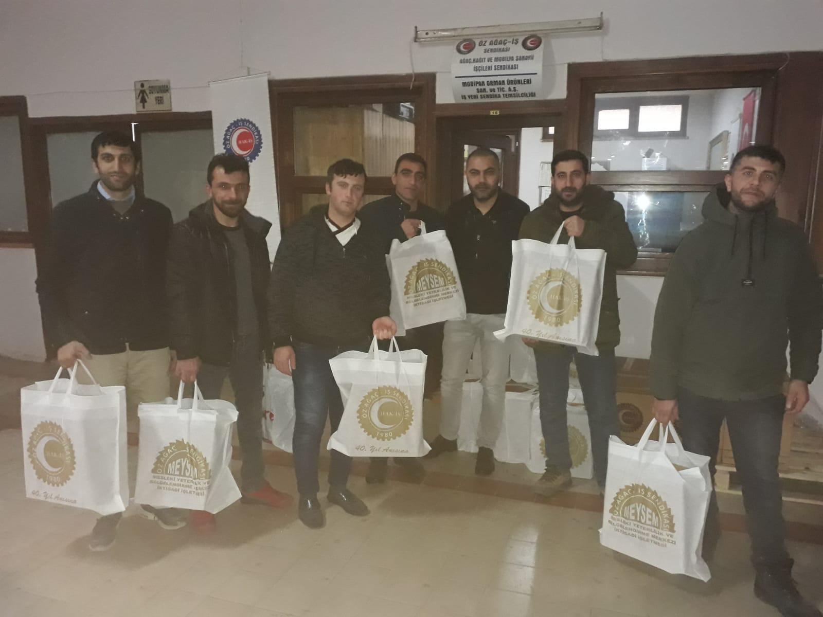 40. Yılımıza Özel Üyelerimiz İçin Hazırlattığımız Paşabahçe Hediye Setlerimiz Mobipan Fabrikamızda Dağıtıldı