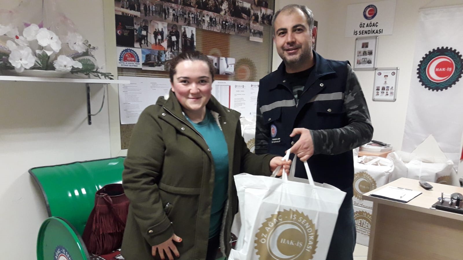 40. Yılımıza Özel Üyelerimiz İçin Hazırlattığımız Paşabahçe Hediye Setlerimiz SCA Yıldız Fabrikamızda Dağıtıldı