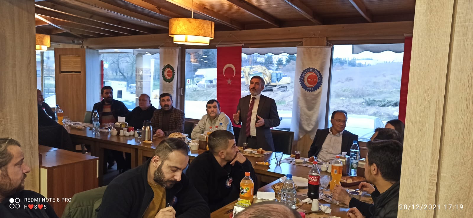 Genel Başkanımız Dolu, ELLEAIR Fabrikamızın Dayanışma ve İstişare Toplantısında Üyelerimiz İle Bir Araya Geldi