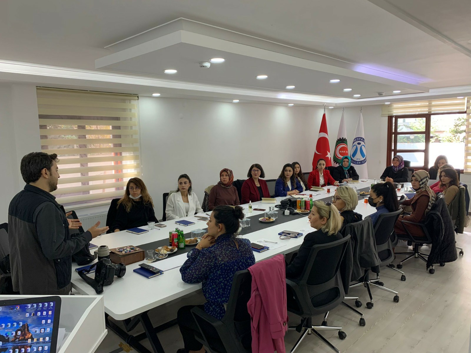 HAK-İŞ Kadın Komitesi Toplandı